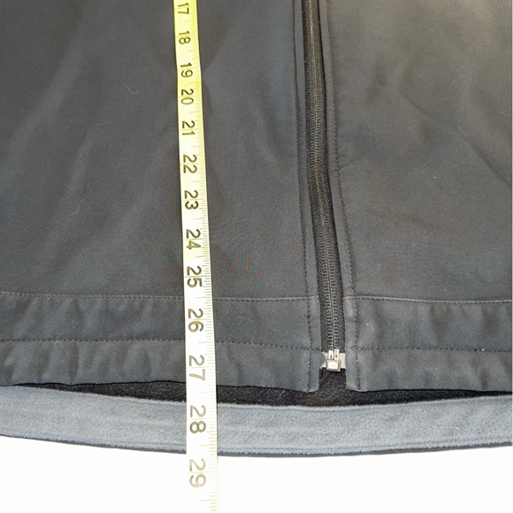 L.L. Bean soft shell nylon/fleece jacket men’s size XL. - Picture 9 of 10